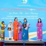 Chủ tịch Công đoàn công ty cổ phần Traphaco nhận Giải thưởng Phụ nữ Việt Nam năm 2023